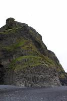 Blick auf die Felsen von Reynisdrangar