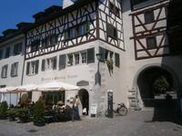 eine alte Gaststätte in Stein