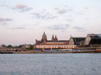 Hafen Amsterdam am frühen Morgen.