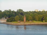 Fahrt durch die Kieler Förde (U-Boot Denkmal in Möltenort)