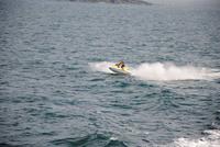 Jet-Ski begleiten - nutzen die Wellen der Fähre