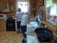 Russland, Baikalsee, Polovinnia,  Lesnaja Skaska, die Küche am Morgen