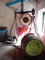 Alte Wage für edlen Whiskey