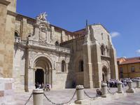 Die romanische Isidors-Kirche