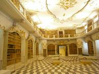 Lesesaal Stiftsbibliothek Kloster Neustift