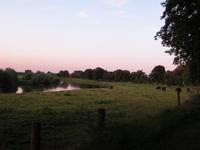 Abendstimmung am Fluss vor dem Hotel Allerhof