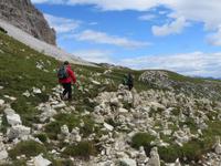 Steinpyramiden-Park am Weg Drei Zinnen