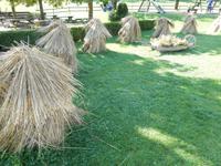 Strohpuppen im Emmental