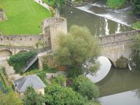 DSCN4984 - Luxembourg, die Unterstadt mit Fluss Petrusse
