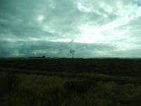 Unterwegs staunten wir über die vielen kleinen Höfe mit eigenem kleinen geothermischen Kraftwerk.