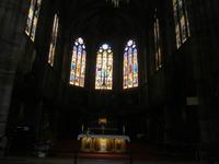 Obernai, Glasfenster in der Kirche St. Peter und Paul