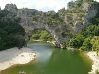 die Ardèche ist ein rechter Nebenfluss der Rhone