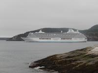 auch Kreuzfahrtsschiffe fahren über den St. Lorenz Strom