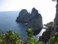 Die berühmten Faraglioni Felsen von Capri
