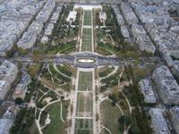 Noch ein Blick vom Eiffelturm auf die Umgebung