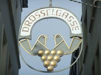 Der Eingang zur Dosselgasse in Rüdesheim