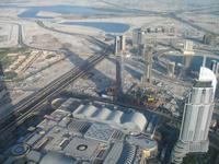 Blick auf Dubai aus dem 124. Stockwerk des Burj Khalifa