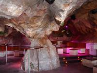 Cova d'en Xoroi - Naturhöhle am Meer 