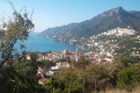 Blick auf Vietri an der Amalfitana