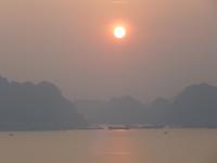Ha Long Bucht am Morgen