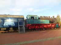Nostalgie-Lok vor dem STARLIGHT EXPRESS-Theater in Bochum