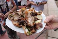 Fahrt von Cusco nach Urubamba & Ollantaytambo - Meerschweinchen essen