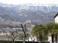 Blick zur Burg Noarna bei Rovereto