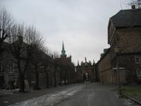 Allee vor dem Schloss