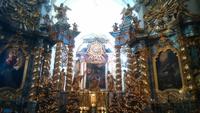 Der vergoldete Altar des Berhardiner-Klosters in Krakau