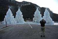 Eisskulptur in den Dolomiten