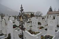 Marmorgrabstein im Friedhof von Laas