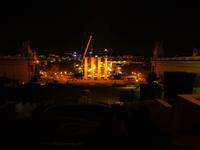 Blick vom Nationalmuseum der Künste über Barcelona bei Nacht