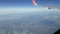 Flug mit Turkish Airlines Richtung Istanbul, hier gerade über Dresden
