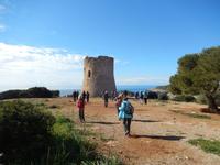 Start der Wanderung am Wachturm in Cala Pi