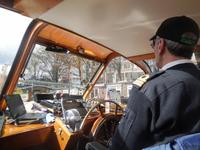 Der Kapitän steuert uns durch die Grachten