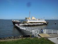 MS Friesland am Anleger in Medemblik