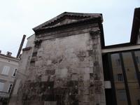Reste eines römischen Tempels in Pula