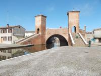 Comacchio, Brücke Trepponti