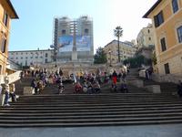Spanische Treppe mit Blick zur Kirche Trinita dei Monti