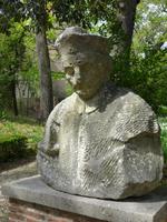 unfertige Statue in den vatikanischen Gärten