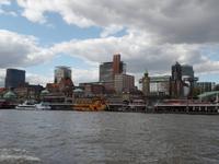 Blick zu den Landungsbrücken