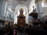 in der Kirche