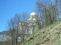 Fahrt mit der Centovalli-Bahn (Wallfahrtskirche in Re)