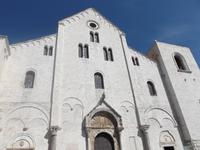 Fassade der Nikolauskirche in Bari