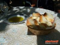 Dazu Olivenöl und Brot