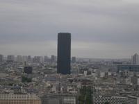 Das Hochhaus von Montparnasse, vom Eiffelturm aus gesehen