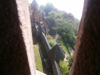 Blick durch eine Schießscharte