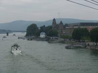 Blick aus der Seilbahn hinunter zum Rhein...