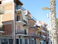 Spaziergang entlang des Strandes unseres ersten Hotels