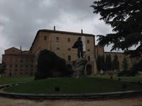 Palazzo della Pilotta davor ein Standbild eines Freiheitskämpfer in Parma